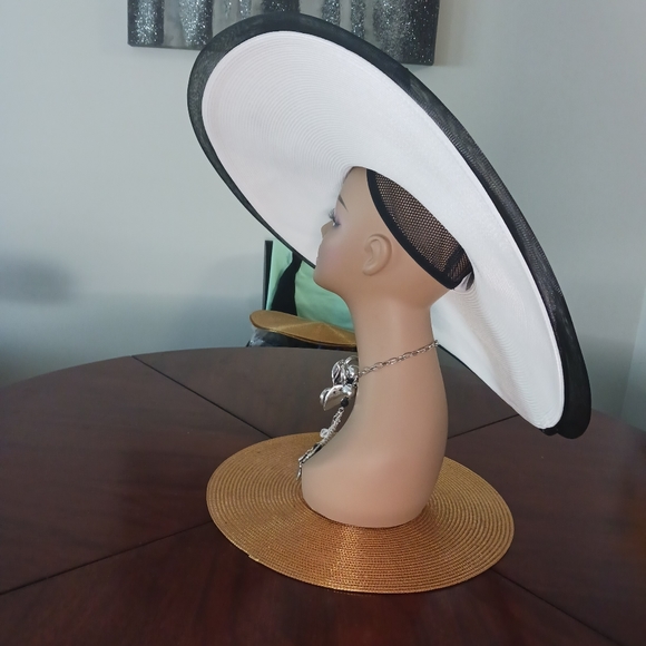 Womens Hat - Picture 4 of 4